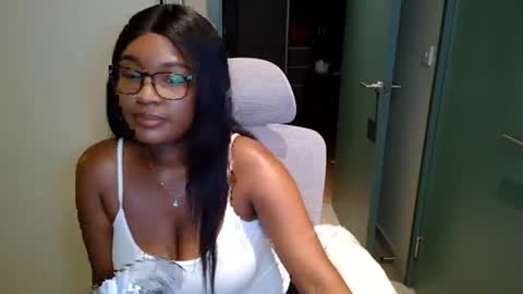 Snapshot of itsanna_b chatting on July 9, 2:26 am itsanna_b online show from July 9, 2:26 am