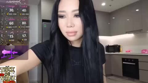 Snapshot of itsdevilcat chatting on November 1, 9:39 pm Queen Liya online show from November 1, 9:39 pm