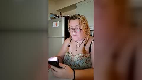 Itsglitchh222 online show from August 6, 3:36 pm