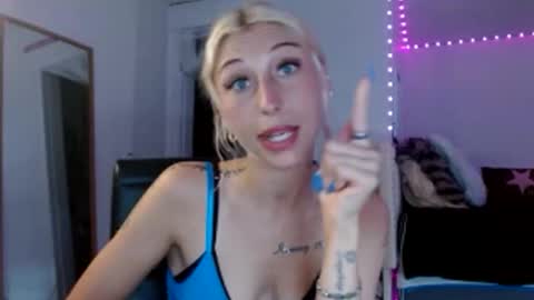 itsirelandbby online show from April 14, 6:14 pm