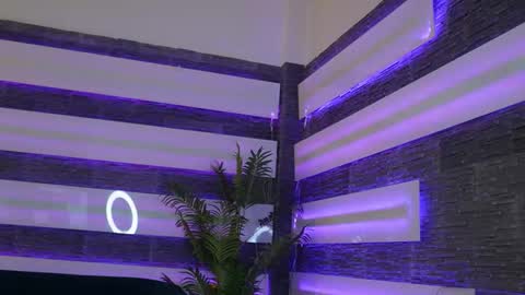 Snapshot of itsivylicious_ chatting on February 25, 9:02 pm Your Ivy online show from February 25, 9:02 pm