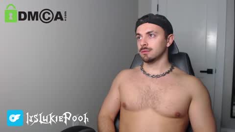 Snapshot of itslukiepooh chatting on November 13, 11:47 pm Itslukiepooh online show from November 13, 11:47 pm