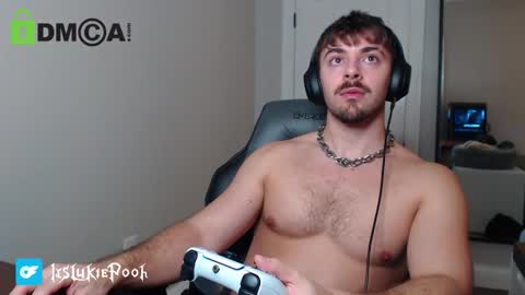 Itslukiepooh online show from November 15, 10:15 pm