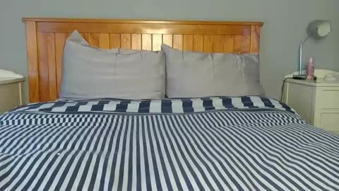 Snapshot of itsmejade_x chatting on October 23, 10:47 am Jade online show from October 23, 10:47 am