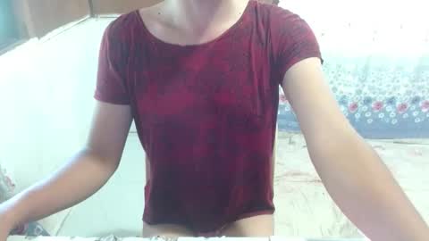 itsmelily05 online show from March 19, 5:33 am