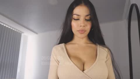 itsssssssme_lana online show from February 26, 9:37 pm