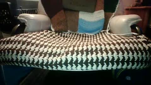 itsthick13 online show from August 5, 4:15 am