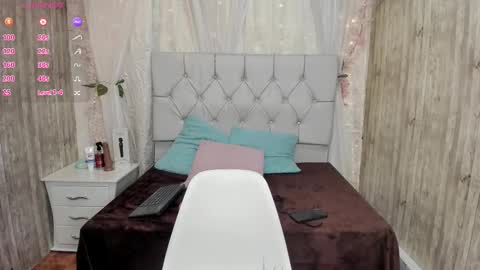 Snapshot of itsuki_n chatting on November 25, 1:22 pm Itsuki N online show from November 25, 1:22 pm