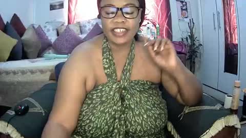 itumeleng74 online show from February 11, 1:51 pm