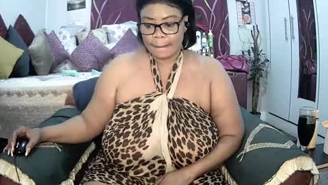 itumeleng74 online show from February 11, 6:33 pm