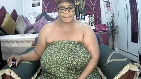 itumeleng74 online show from February 20, 6:57 pm