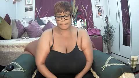 itumeleng74 online show from February 24, 8:58 pm