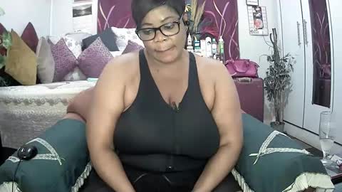 itumeleng74 online show from February 25, 4:53 pm