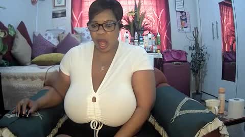 itumeleng74 online show from March 3, 12:16 pm