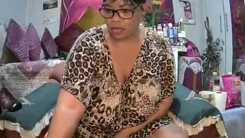 itumeleng74 online show from September 23, 5:43 am