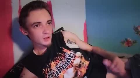Snapshot of itzd123 chatting on June 8, 3:23 pm itzd123 online show from June 8, 3:23 pm
