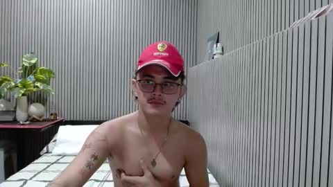 itzme_dex online show from April 2, 4:48 pm