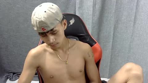 itzme_john online show from April 17, 10:46 pm