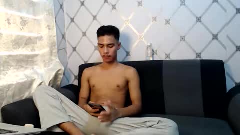 itzme_urboy online show from April 16, 2:45 am