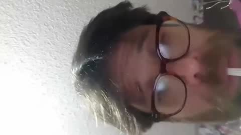 Snapshot of ivanchelon chatting on March 2, 9:53 am Vanchi online show from March 2, 9:53 am