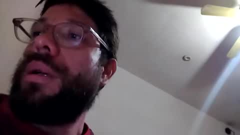 Snapshot of ivanchelon chatting on April 26, 11:24 pm Vanchi online show from April 26, 11:24 pm