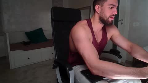 IvanHydee online show from January 17, 6:07 am