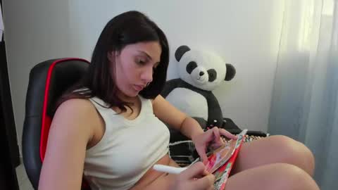 Snapshot of ivanna_essis chatting on February 6, 9:38 pm ivanna_essis online show from February 6, 9:38 pm