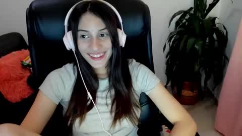 Snapshot of ivanna_essis chatting on October 15, 2:44 am ivanna_essis online show from October 15, 2:44 am