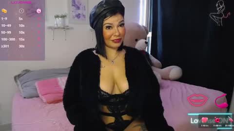 Snapshot of ivanna_wolf3 chatting on February 8, 5:18 am ivanna online show from February 8, 5:18 am