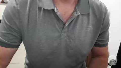 Snapshot of ivanxx712 chatting on October 18, 1:19 am Ivanxx712 online show from October 18, 1:19 am