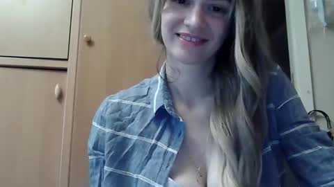 Snapshot of ivetta911 chatting on October 25, 1:18 pm ivetta911 online show from October 25, 1:18 pm