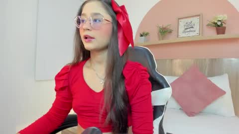 I V E T T E online show from April 17, 7:39 pm