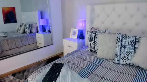 Ivi jones online show from April 17, 9:18 pm