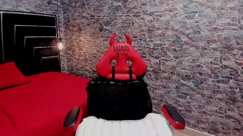 Snapshot of ivisbouncyass chatting on February 8, 3:21 pm Ivis online show from February 8, 3:21 pm