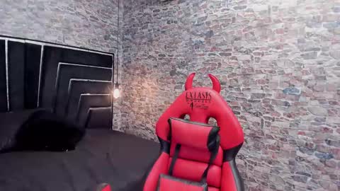 Snapshot of ivisbouncyass chatting on February 10, 5:41 pm Ivis online show from February 10, 5:41 pm