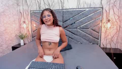 Snapshot of ivisbouncyass chatting on February 16, 2:43 pm Ivis online show from February 16, 2:43 pm