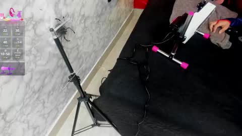 Snapshot of ivisbouncyass chatting on October 30, 12:17 pm Ivis online show from October 30, 12:17 pm