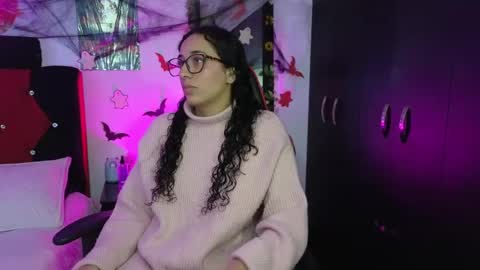 Snapshot of ivonemoon chatting on October 8, 3:53 pm ivonemoon online show from October 8, 3:53 pm