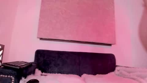 Ivonne  online show from February 4, 1:06 pm