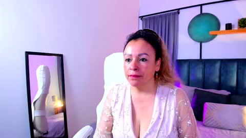 Snapshot of ivonne_4 chatting on February 6, 1:14 pm Ivonne online show from February 6, 1:14 pm