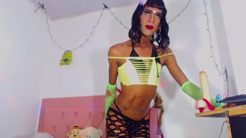 ivonneth online show from March 25, 2:39 am