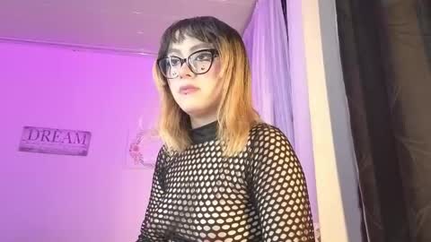 Snapshot of ivonny_sakura chatting on May 31, 11:06 am Ivonny online show from May 31, 11:06 am