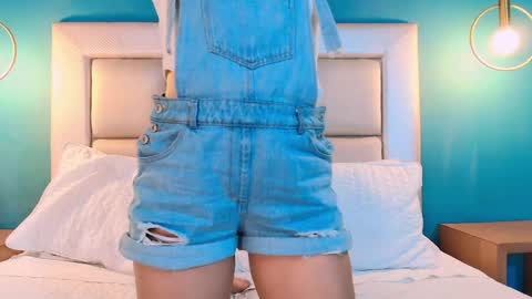 Snapshot of ivonny_x chatting on May 17, 6:33 am Ivon online show from May 17, 6:33 am