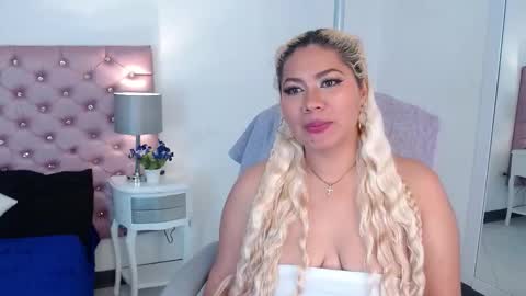 IvonnyBon online show from February 6, 3:11 am