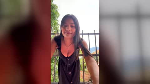ivony798712 online show from May 27, 9:23 pm
