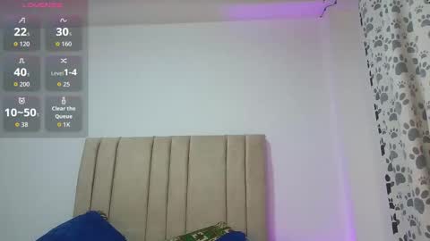 Snapshot of ivory3333 chatting on December 3, 12:51 am Quee kitty33 cam online show from December 3, 12:51 am