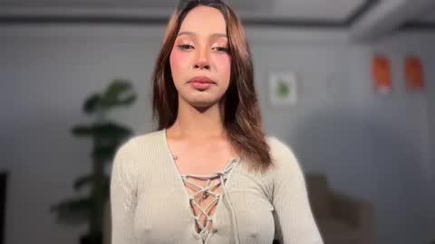 kirstenelsie online show from December 2, 1:11 am