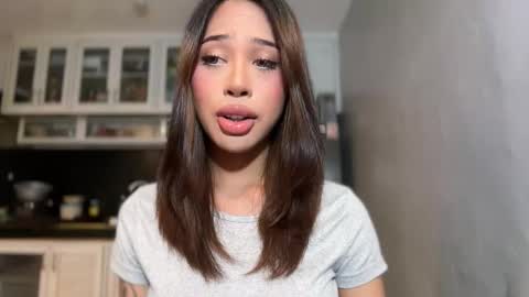 kirstenelsie online show from February 17, 1:02 am