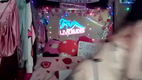 ivorytrixx online show from July 13, 2:47 am