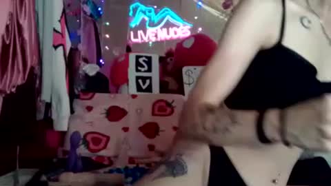 ivorytrixx online show from July 20, 3:10 am